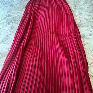Banana Republic Fuchsia Maxi Skirt.. new, never worn .. s w e e t🩷